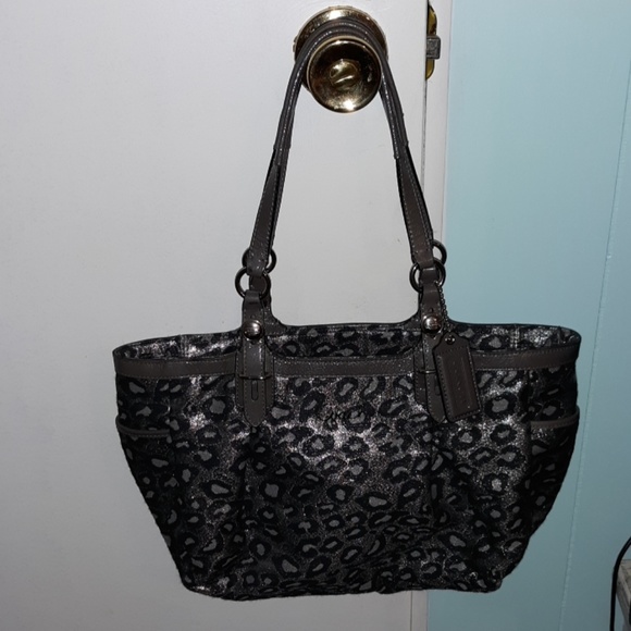 Authentic coach ocelot  like new - Picture 1 of 4